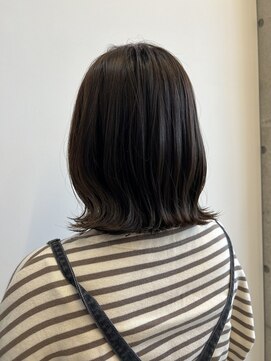アチーブティルスマートサロン 豊川末広通店(achieve till Smart Salon) 黒髪暗髪グレージュ ツヤ髪外ハネふんわりミディ フォルムカット