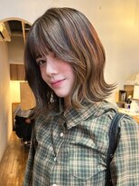 ロティー(loty)&nbsp;ミディアム レイヤー 顔周り ボブ オリーブグレー 透明感 20代