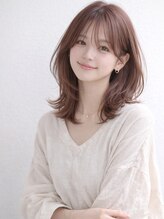 <LILIANAカラー> 髪と頭皮に優しい高品質のカラー剤を使用し、丁寧な塗布で綺麗なカラーに仕上げます☆