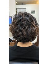 タウラアルチザンヘアー 大きめウェーブスパイラルパーマ