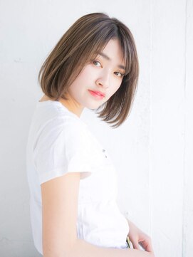 ルティア(Lutia) アッシュカラー ベージュカラー 似合わせカット