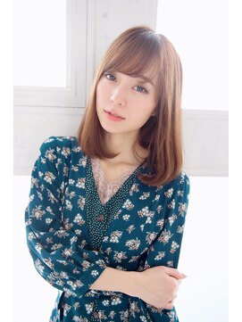 ソワリー 栄(THOiRY) 小顔カットが得意なスタイリストby坂元