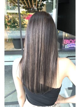 トルネード(TORNADO) 外国人風ハイライトカラー　アッシュグレージュ☆