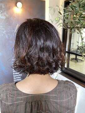 アル(AL) ミニボブにパーマでルーズヘア！