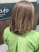 フィアート ヘアドレッシング サロン(Fiato Hairdressing Salon) 白髪を生かしたハイライトベージュカラー