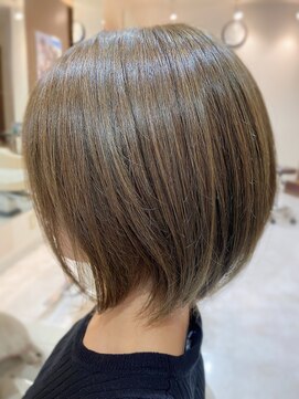 ジール プラス 西明石駅前店(zeal plus) 【超高濃度水素カラー】グリーンアッシュ系☆前下がりボブ