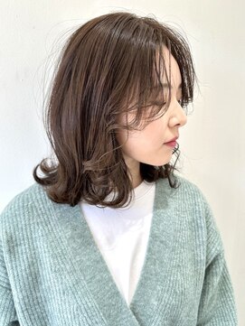 フォーク FOLK 【FOLK】赤みなし透明感グレージュ☆似合わせ外ハネミディアム♪