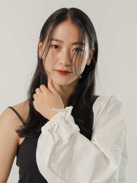 パーク 福岡天神西通り店(parc) センターパート 艶感 グレージュ 20代30代 ロングヘア