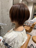 ヘアーアンドメイク ファット(Hair&Make PHAT)&nbsp;こっくりブラウン王道ショートカット手触り抜群髪質改善耳掛け