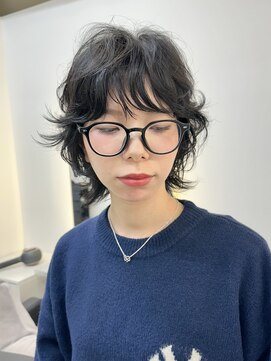 セルン(cerne) ウルフカットレイヤーカットインナーカラーウルフパーマ