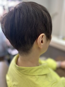 アオ 花咲町(a-o) 大人女性の刈り上げ爽やかショートスタイル♪