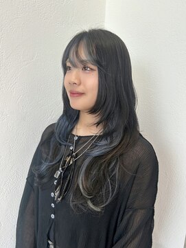 ザザアオヤマ(ZA/ZA AOYAMA) ブルーインナーとレイヤーカット