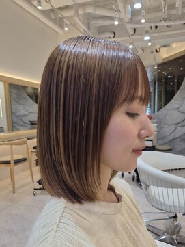 ソワネ 表参道(soigne) 表参道酸性ストレートパーマ艶髪セミロングレイヤーベージュ40代