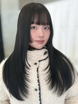 アトロ(Atoro)&nbsp;黒髪艶ロング×ハイレイヤーの抜け感スタイル！