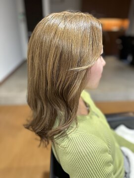 ヘアー バイ クローゼット(hair by closet) ハイトーンアッシュベージュ