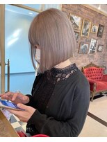 アルティナ(artina)&nbsp;グレーベージュ_グレージュカラー_ボブショート2