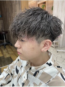 シャイン 大宮(SHINE) メンズカット/パーマ/ヘッドスパ/ブリーチ/眉毛/韓国/大宮/Men's