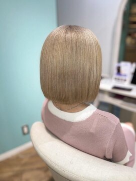 ミラシィ 成田(Mirashy) ホワイトベージュ×ボブスタイル[成田駅]