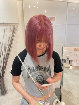ウタリ(utari) キュートなピンクボブ【難波 桜川/ケアブリーチ】
