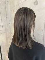 プラスシー(+C)&nbsp;地毛にハイライトでグレージュカラー/福岡地毛ハイライト