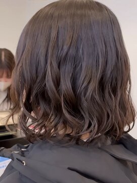 アメリ バイ アピッシュ(Amelie by apish) ボブの少ししっかり目 新デジタルパーマ