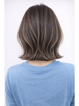 ウル(ulu) 名東区　ハイライト　白髪ぼかし　透明感カラー　ミルクティー