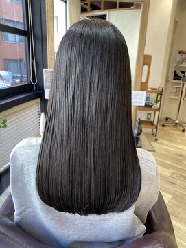 エクリ シセイドウ 麻布十番店(equri×SHISEIDO) 【麻布十番】資生堂ツヤサラロングヘア