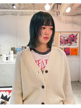 ルーム(Loom.) ダブルカラーウルフボブグリーンオリーブハイライトケアブリーチ