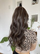 ソンリエ(SONRiE)&nbsp;暗めのベース+ハイライトカラー