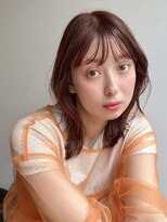 くびれヘア　ミディアムレイヤー　暖色カラー　長めボブ