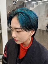 ハンサムショートカットターコイズエメラルドグリーン裾カラー