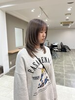 シンス(Since)&nbsp;顔周りのたっぷりレイヤーとハイトーンで個性ヘア 里見美穂