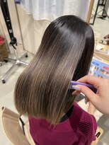 ファムバイアヴァンス(Femme by AVANCE.)&nbsp;デジタルパーマホワイトグレージュ髪質改善TR×ロング5/31