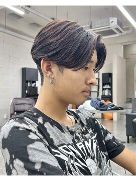 グロップ 町田(GLOP) センターパートをより輝かせる王道フェザーパーマ