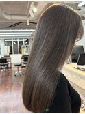 透明感カラー　ブラウンみを抑えたグレージュ