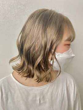 オンザ(ONTHE) ハイトーンブロンドベージュミディアムボブ