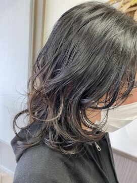 トイロ(TOIRO) ウルフレイヤーカット