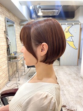 ペアル(PEAAL) ショートボブ　ボブ　耳掛けボブ　ピレンジ　ピンク　オレンジ