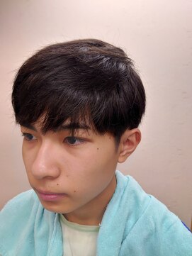 ヴェルデ シンバシ(VERDE SHINBASHI) 爽やかショートマッシュ ツーブロック ビジネス 学生 黒髪 束感