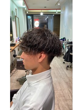 アソビ クルッとしない縦落ちパーマ