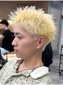 アップバングツーブロックダブルカラーブリーチメッシュ