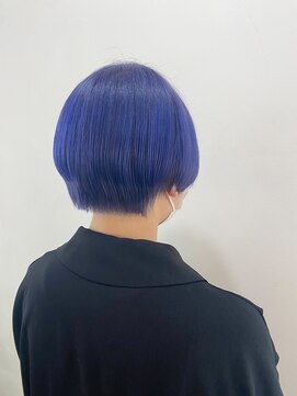 ヘアーアンドメイクアップモパ ブルー×ショート