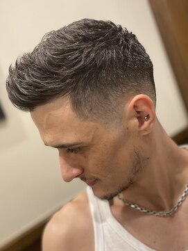 プレミアムバーバー 原宿店(PREMIUM BARBER produce by HIRO GINZA) ソフトモヒカン×ローフェード