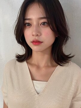 ビースト ナガウラ(BEEST) 縛れる長さ 流行りのカット 外ハネカット 透け感カラー 韓国