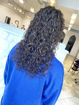 アンジュベイナハ (Ange Bay NAHA) ロング×スパイラルパーマ