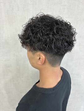 トリコ(ToricO) スペインカール 刈り上げショート プードルパーマ 波巻き