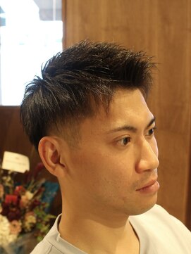 アザーハーフ(Other Half) ツーブロック×テーパーフェード　上品なツーブロックスタイル！