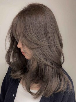 アトラス(ATLAS)の写真/骨格、髪質を見極め、トレンドを取り入れた似合わせカットで周りと差がつくワンランク上のスタイルに♪