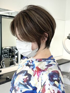 ジービージー前橋ミュグ(GBG前橋mugu) くびれショートボブ40代50代グレイカラー白髪染め白髪ぼかし