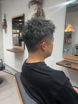 グレイヘア　パーマスタイル